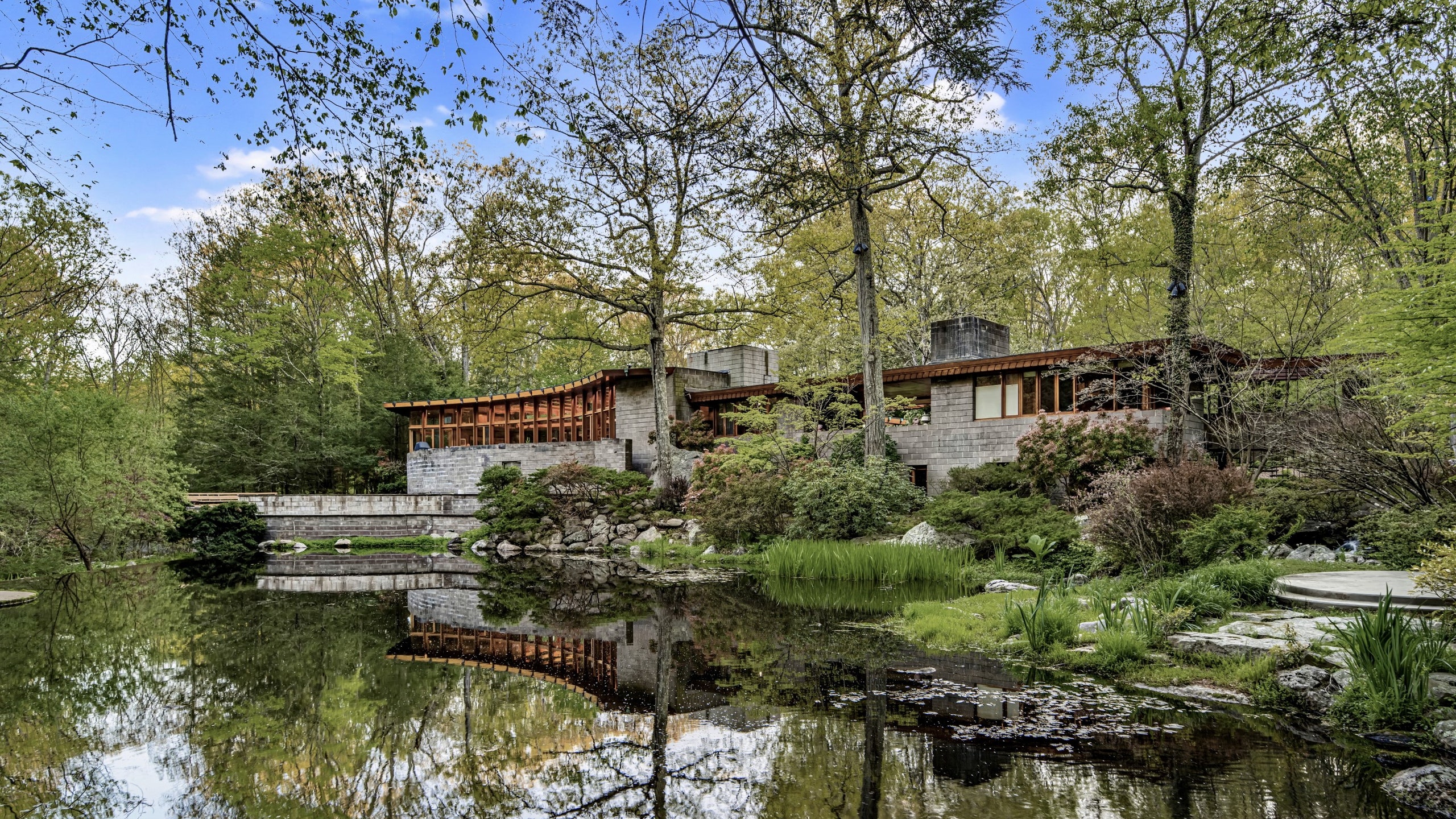 exterior image of a Frank Lloyd Wright home