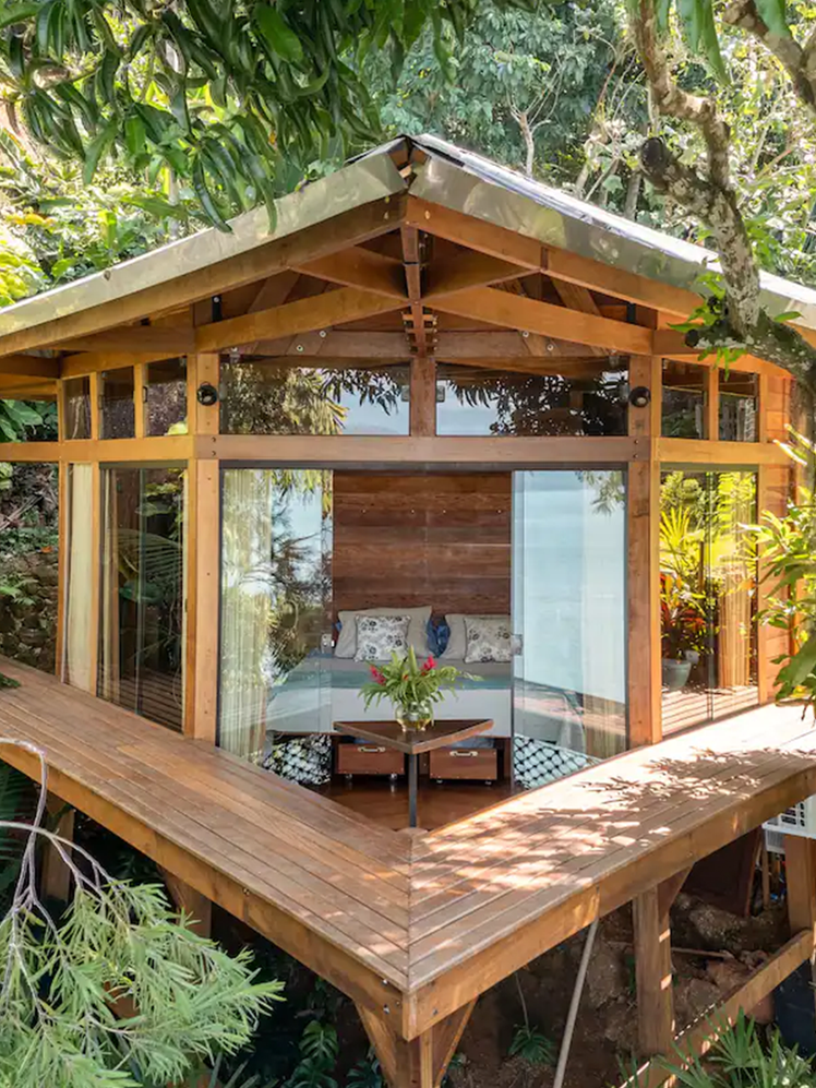 External view of a Brazilian treehouse bungalow